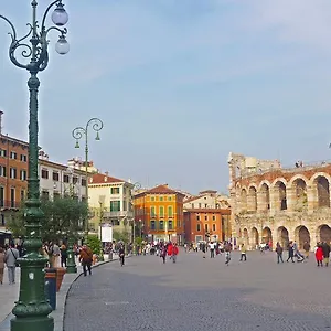 Tosca , Verona Italia